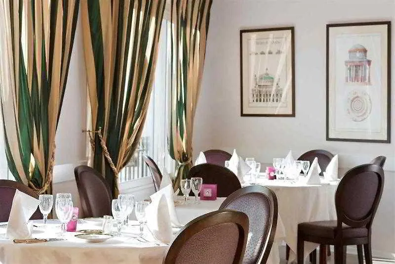 Mercure Lourdes Imperial מלון