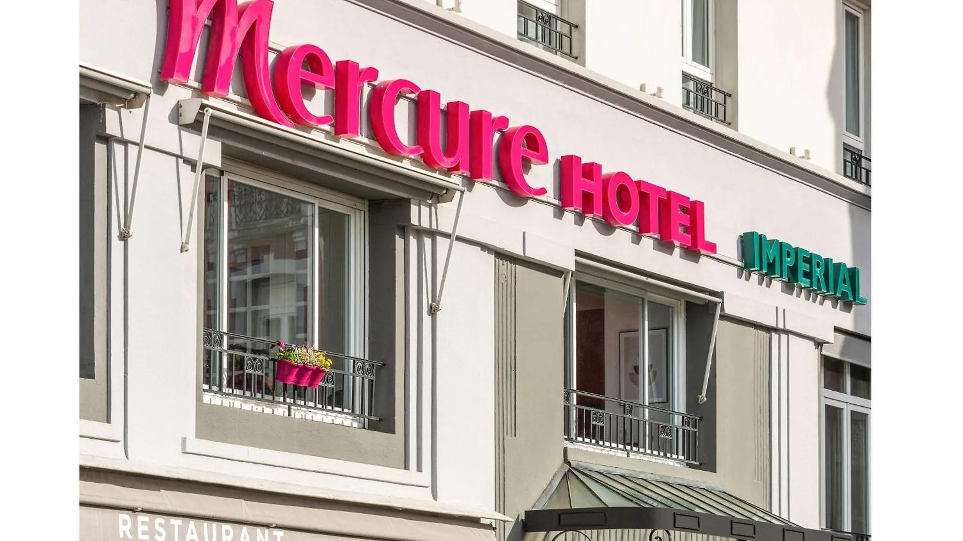 Mercure Lourdes Imperial מלון